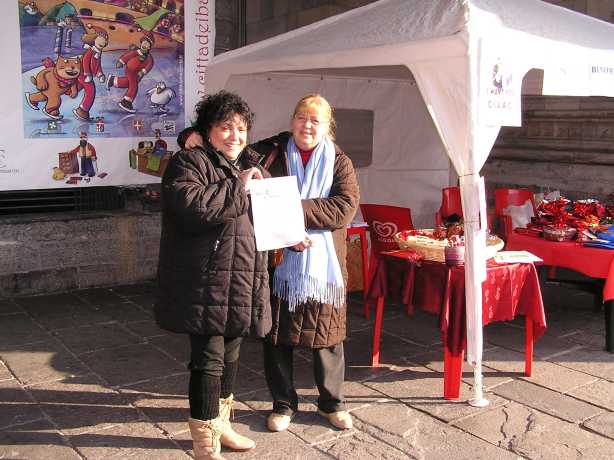 Mercatino di Beneficenza e Dimostrazione Cani da ricerca a Como 2011